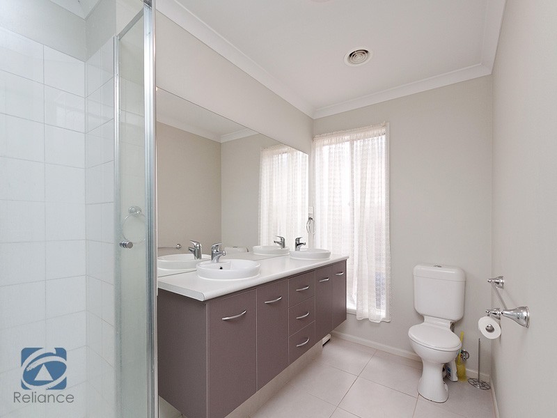 12 Alpine Heath Way, Lyndhurst VIC 3975
