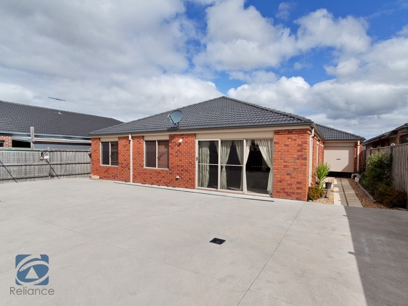 12 Alpine Heath Way, Lyndhurst VIC 3975