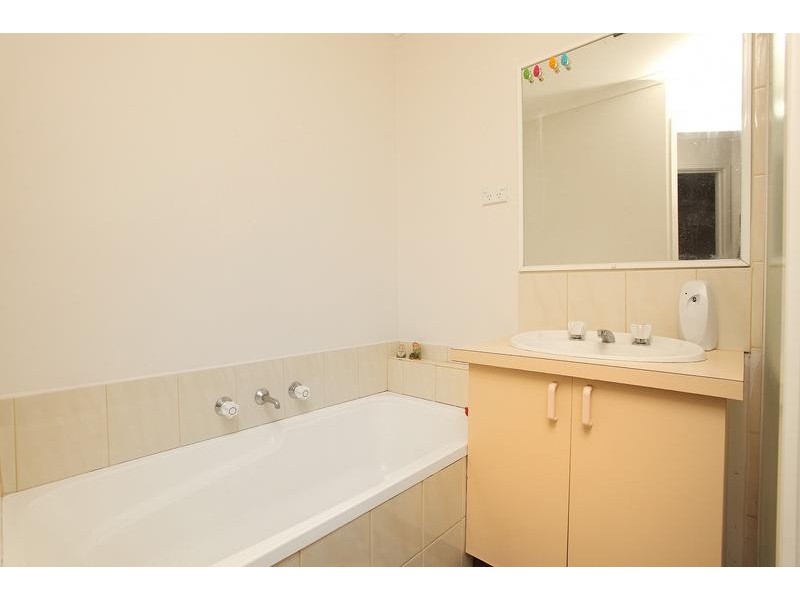 1/81 Endeavour Drive, Cranbourne North VIC 3977