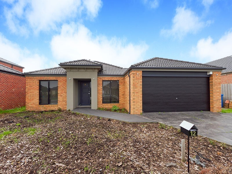 12 Devaney Avenue, Lynbrook VIC 3975