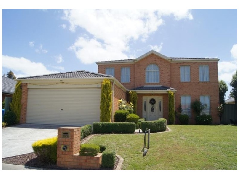 7 Houndsforth Street, Cranbourne East VIC 3977