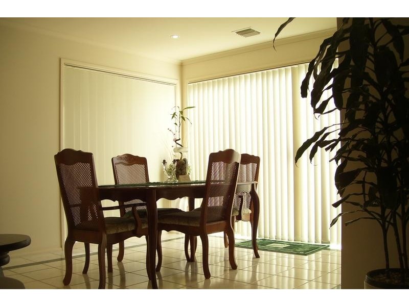 7 Houndsforth Street, Cranbourne East VIC 3977