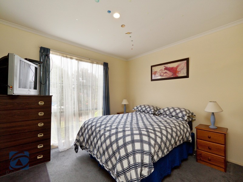 18 Cornell Place, Hampton Park VIC 3976