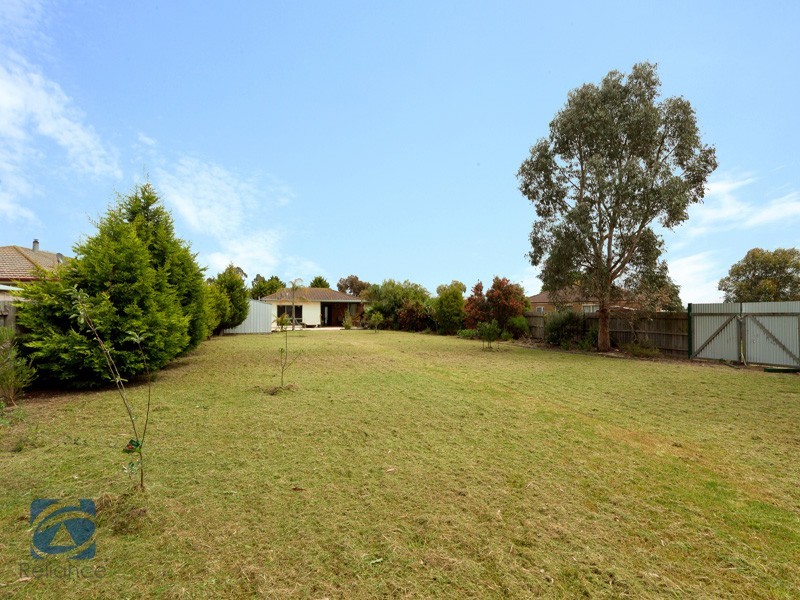 18 Cornell Place, Hampton Park VIC 3976