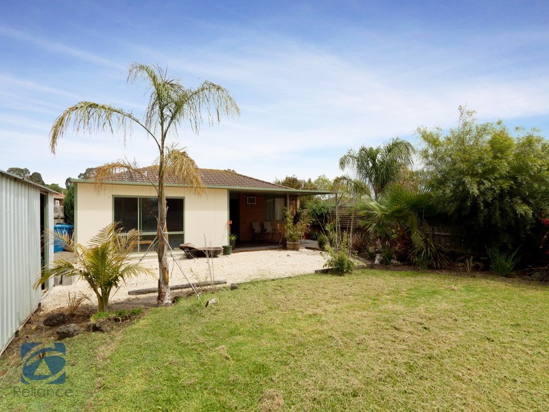18 Cornell Place, Hampton Park VIC 3976