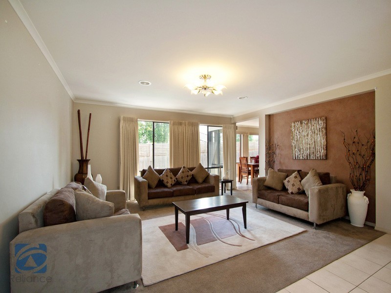2 Sun Valley Boulevard, Lynbrook VIC 3975