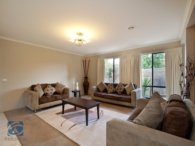 2 Sun Valley Boulevard, Lynbrook VIC 3975