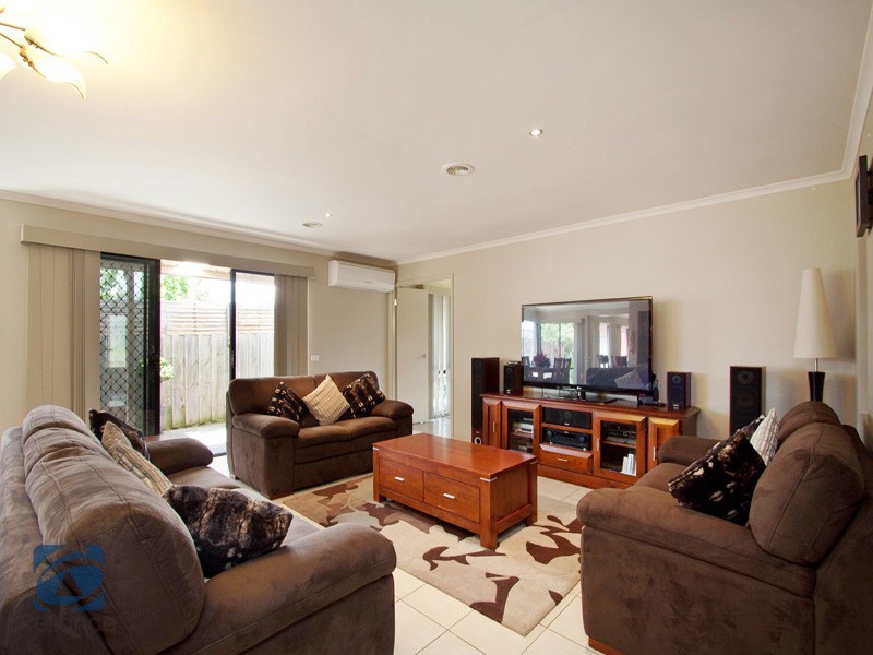 2 Sun Valley Boulevard, Lynbrook VIC 3975