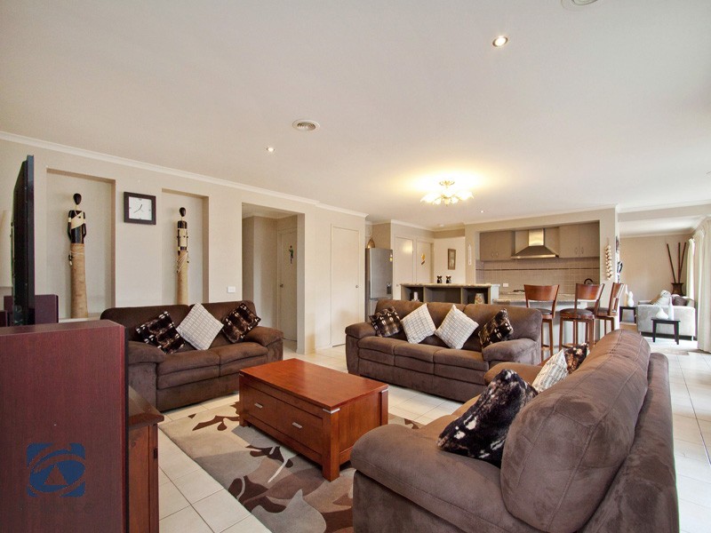 2 Sun Valley Boulevard, Lynbrook VIC 3975