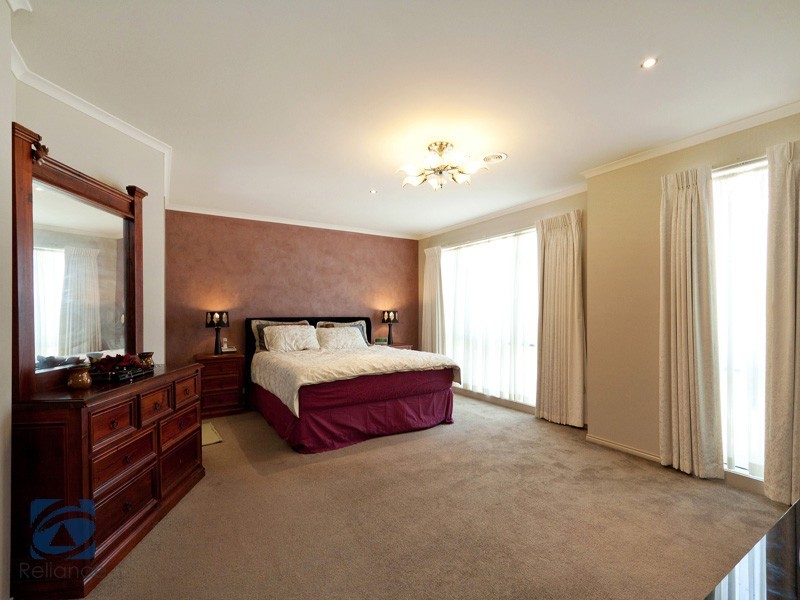 2 Sun Valley Boulevard, Lynbrook VIC 3975