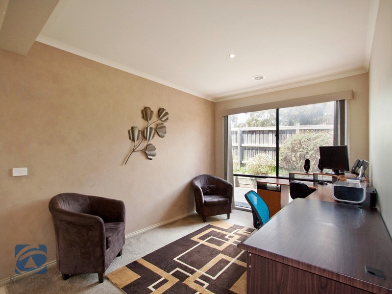 2 Sun Valley Boulevard, Lynbrook VIC 3975