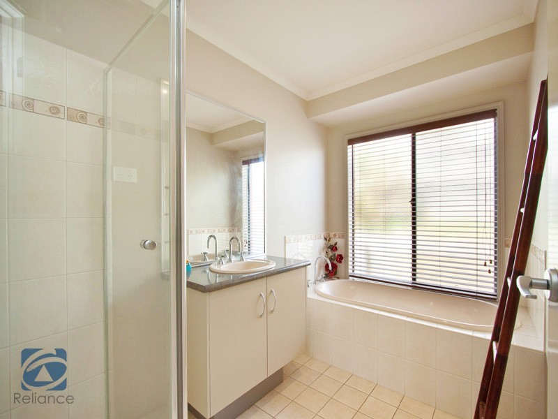 2 Sun Valley Boulevard, Lynbrook VIC 3975