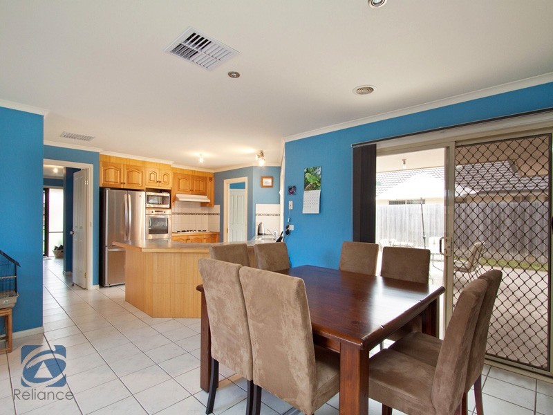 25 Astley Wynd, Lynbrook VIC 3975