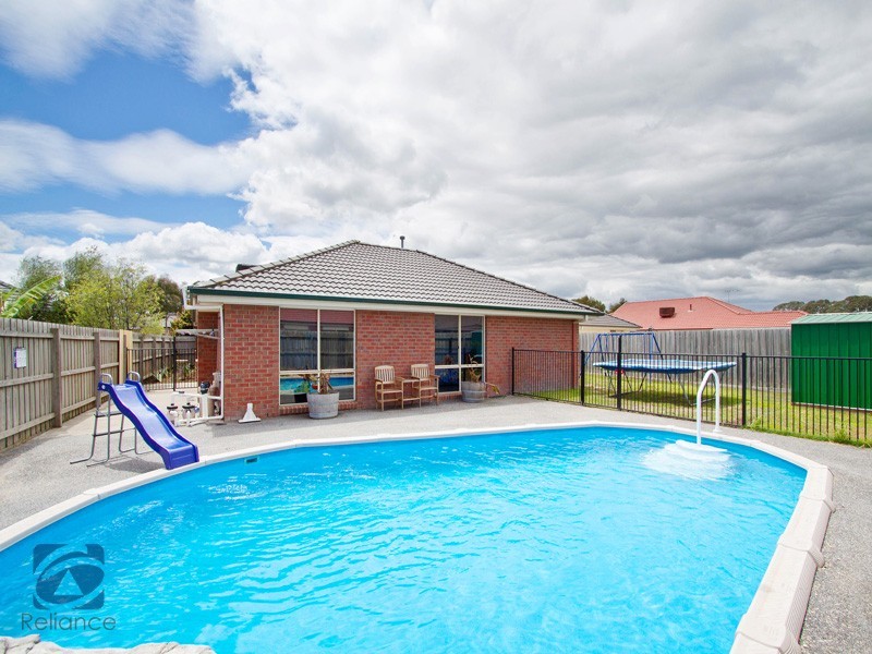 25 Astley Wynd, Lynbrook VIC 3975