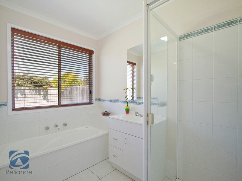 39 Henry Lawson Drive, Lynbrook VIC 3975