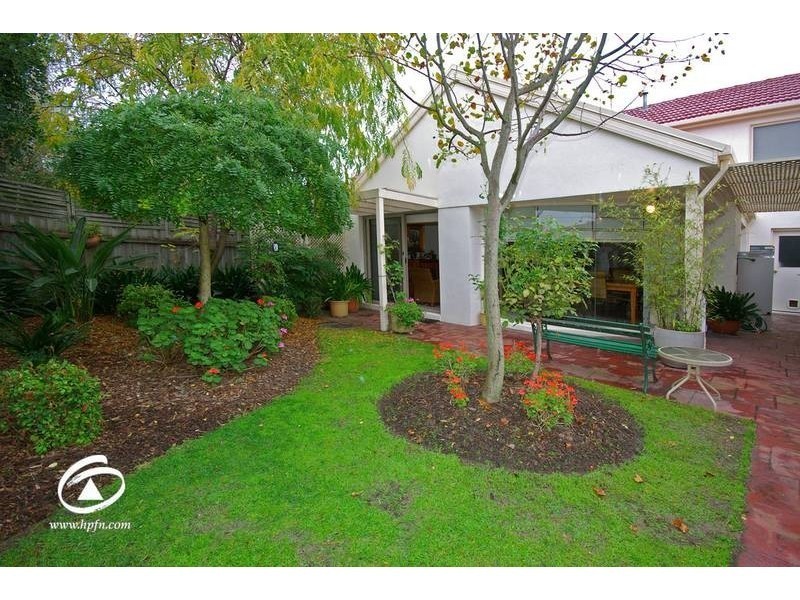 9 Tranter Square, Lynbrook VIC 3975