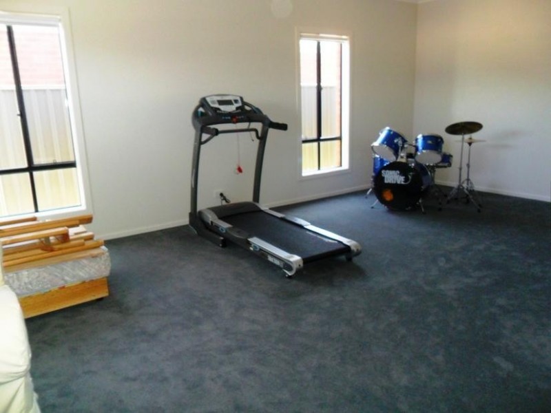 15 Boldrewood Place, Lynbrook VIC 3975