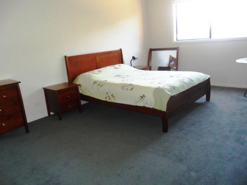 15 Boldrewood Place, Lynbrook VIC 3975