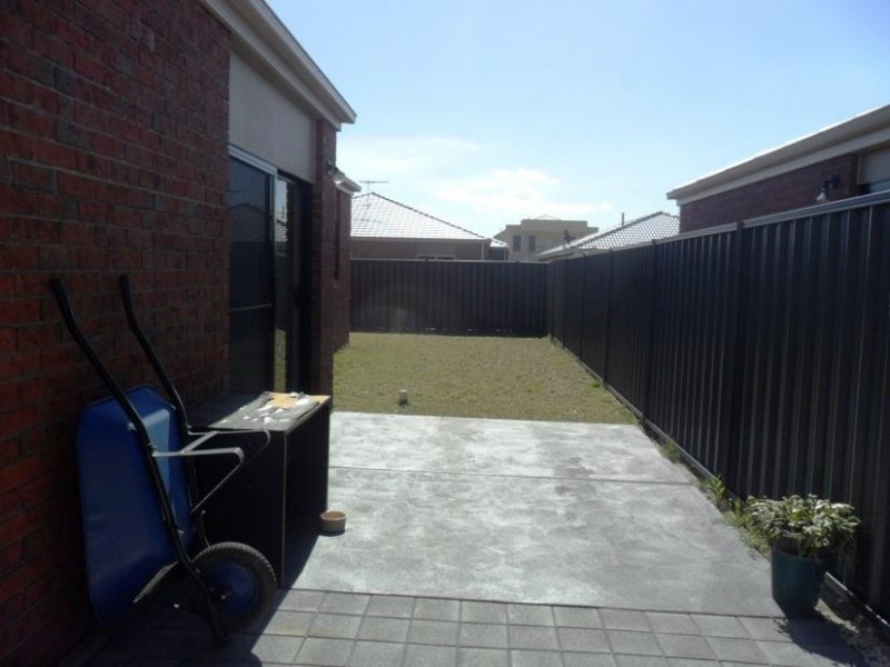 15 Boldrewood Place, Lynbrook VIC 3975