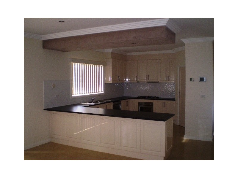 13 Devaney Avenue, Lynbrook VIC 3975