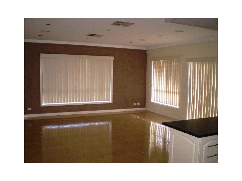 13 Devaney Avenue, Lynbrook VIC 3975