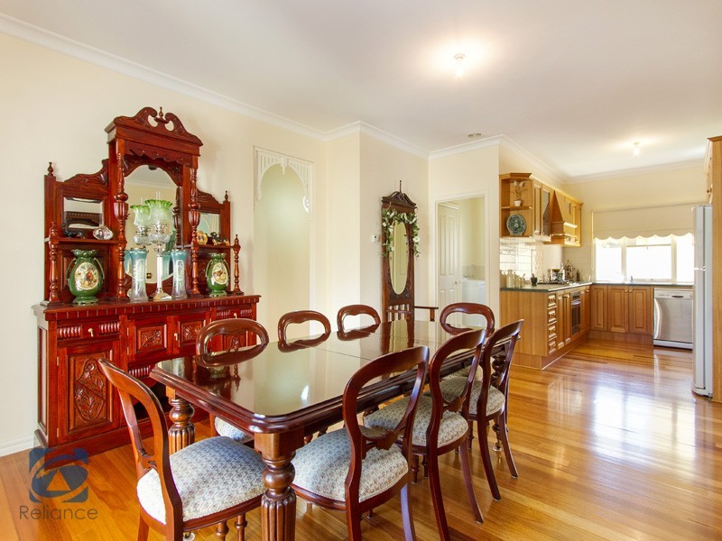 108 Hutchinson Drive, Lynbrook VIC 3975