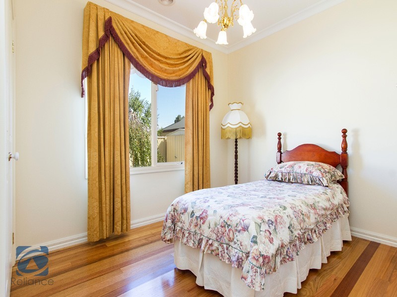 108 Hutchinson Drive, Lynbrook VIC 3975