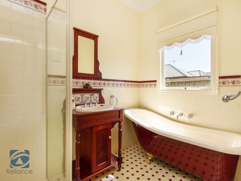 108 Hutchinson Drive, Lynbrook VIC 3975