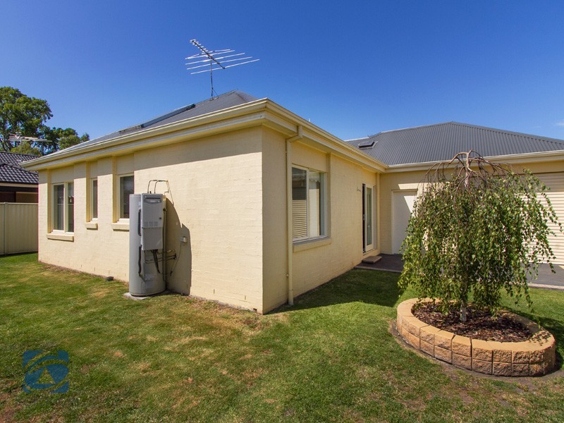 108 Hutchinson Drive, Lynbrook VIC 3975