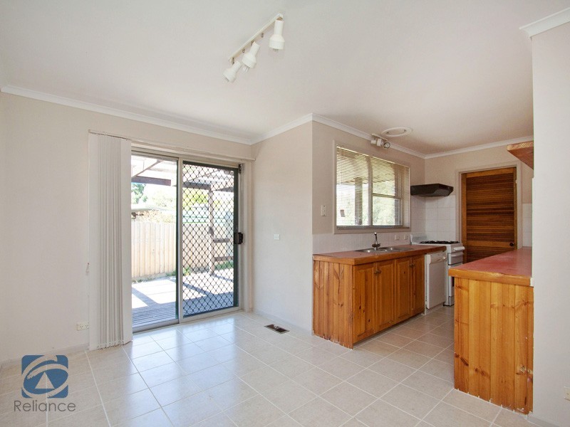 6 Village Drive, Hampton Park VIC 3976