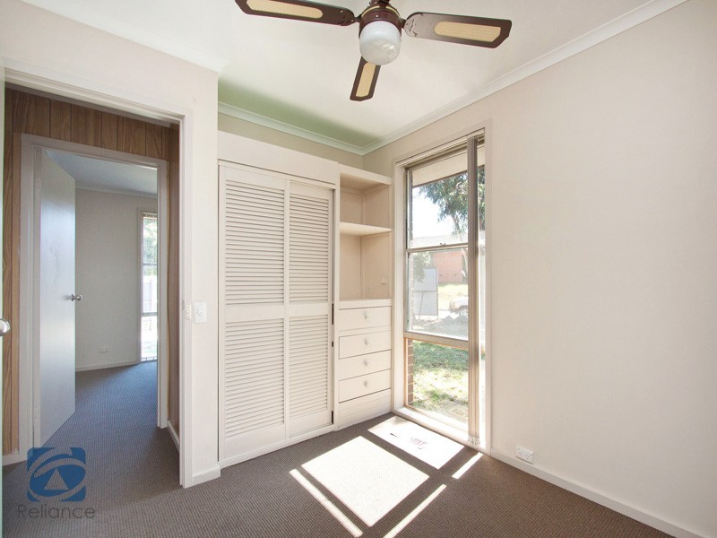 6 Village Drive, Hampton Park VIC 3976