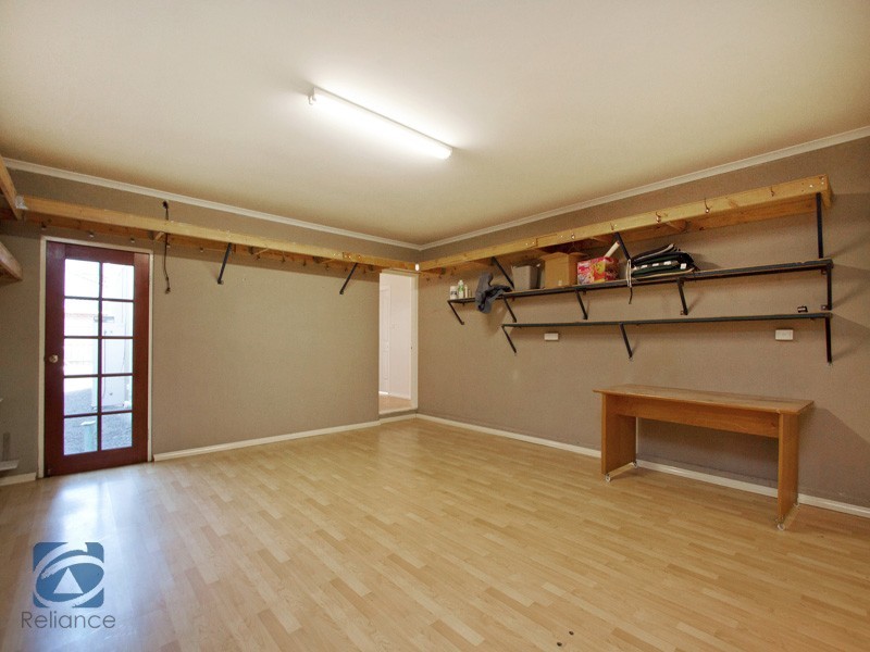 2 Ratcliffe Way, Lynbrook VIC 3975