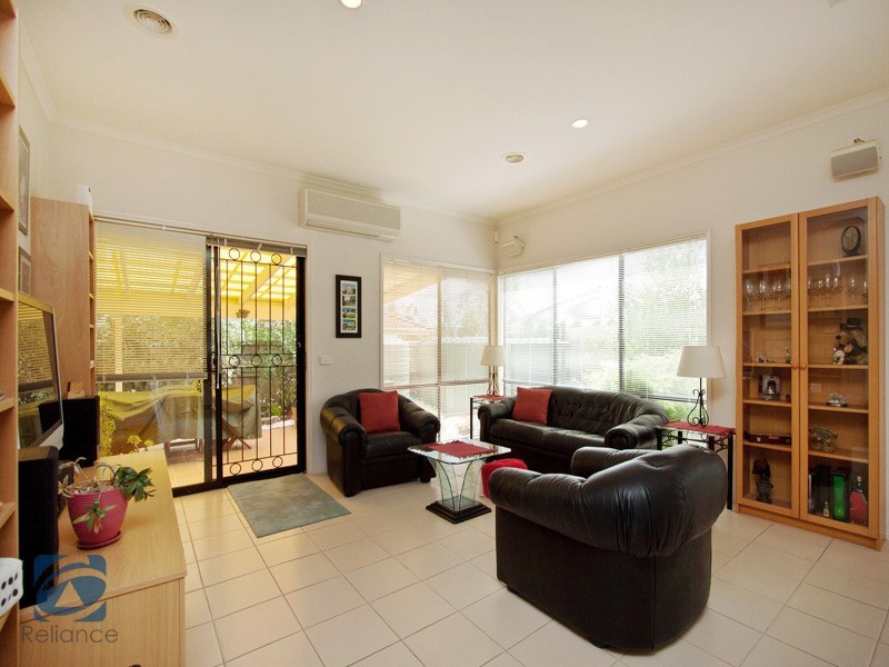 15 Ronans Retreat, Lynbrook VIC 3975