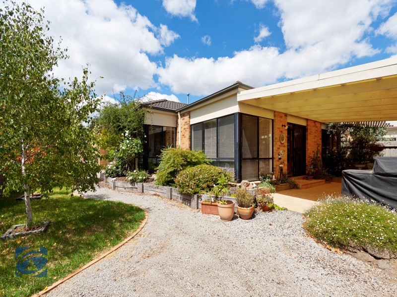 15 Ronans Retreat, Lynbrook VIC 3975