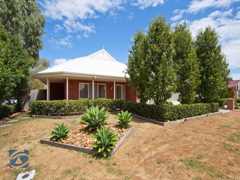 1 Campion Walk, Lynbrook VIC 3975