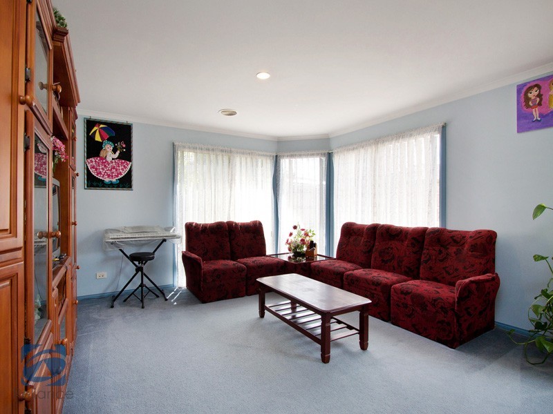 22 Elanora Way, Hampton Park VIC 3976