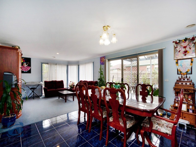 22 Elanora Way, Hampton Park VIC 3976