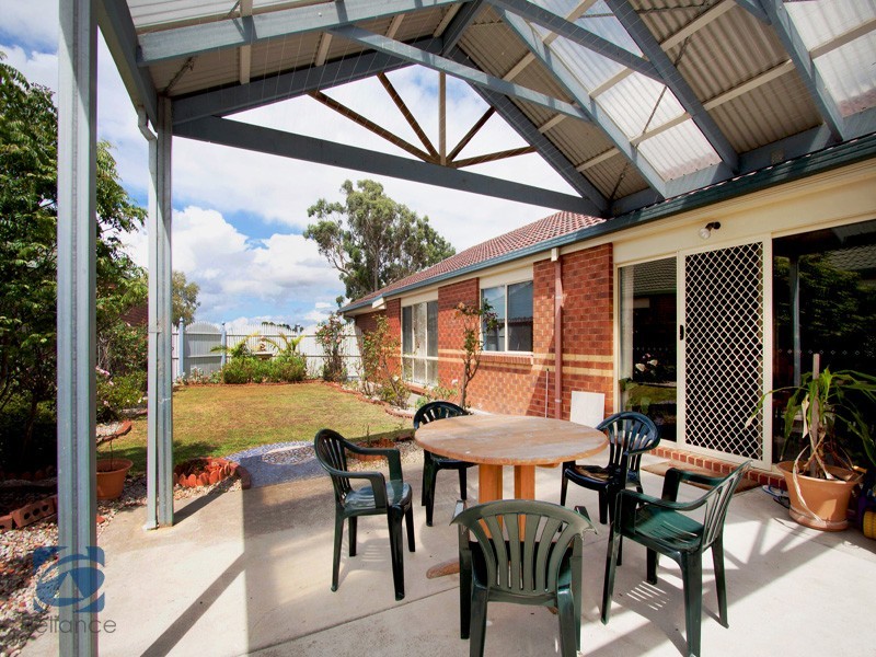 22 Elanora Way, Hampton Park VIC 3976