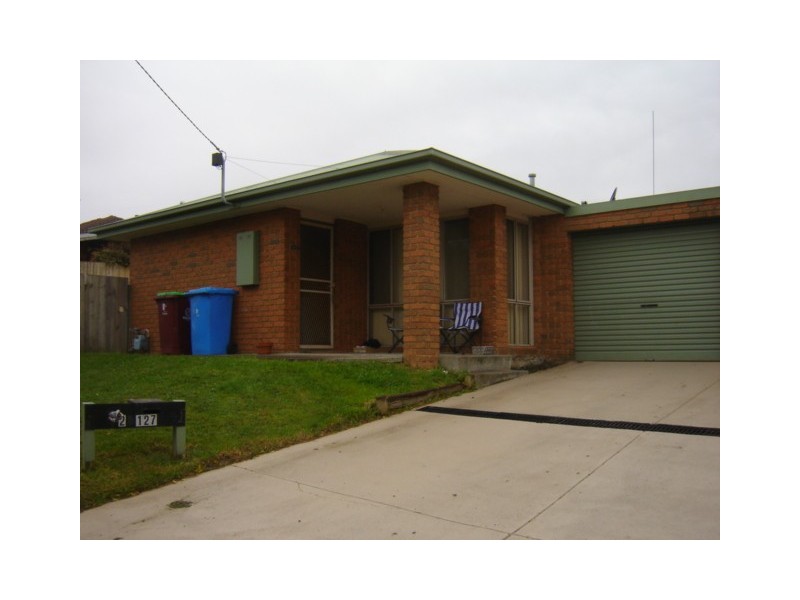 2/127 Warana Drive, Hampton Park VIC 3976