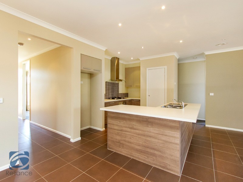 7 Brookwater Parade, Lyndhurst VIC 3975