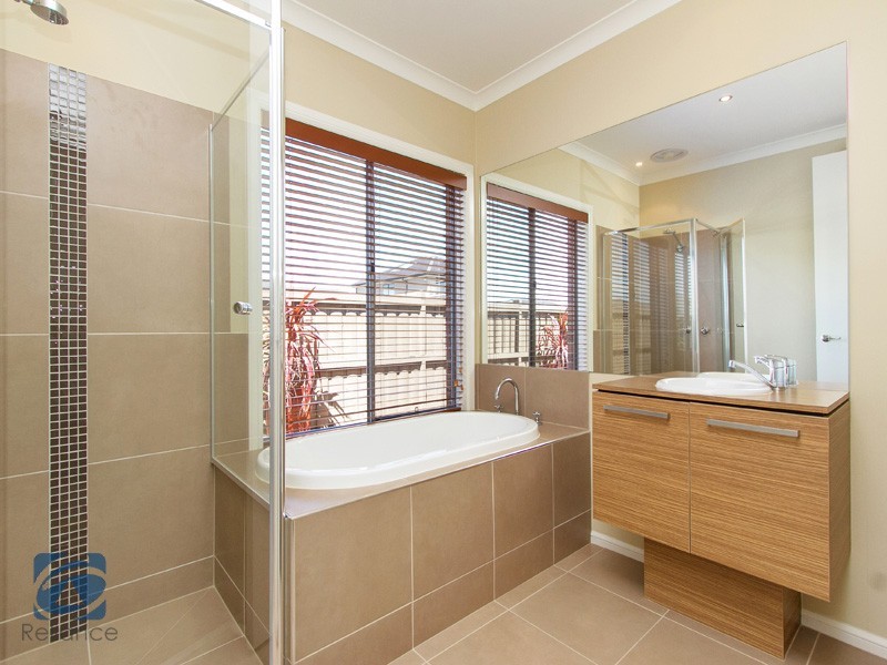 7 Brookwater Parade, Lyndhurst VIC 3975