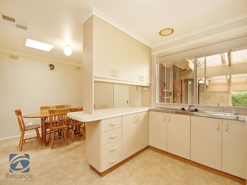 6 Highton Close, Hampton Park VIC 3976