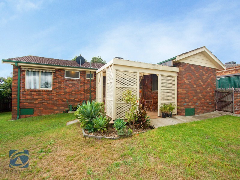 6 Highton Close, Hampton Park VIC 3976