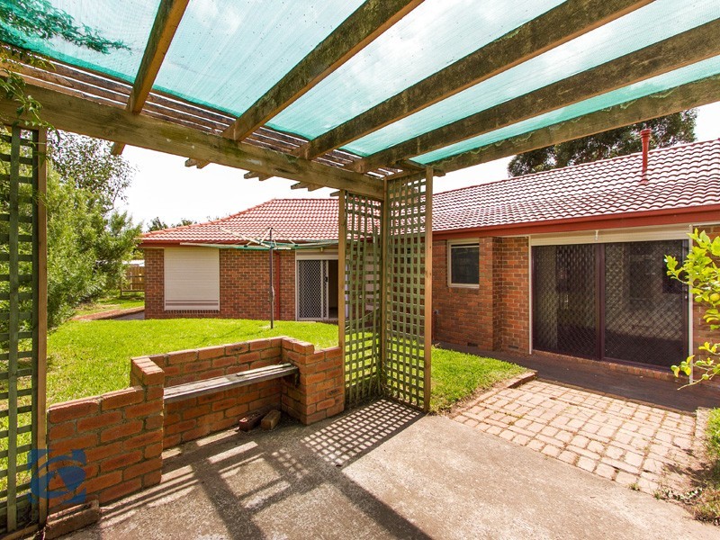17 Garfield Court, Lynbrook VIC 3975