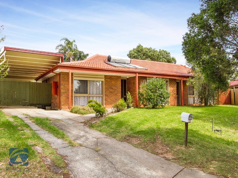 17 Garfield Court, Hampton Park VIC 3976