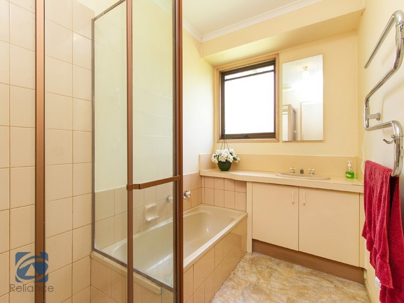 17 Garfield Court, Hampton Park VIC 3976