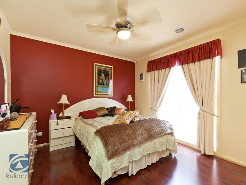 10 Rowcroft Avenue, Lynbrook VIC 3975