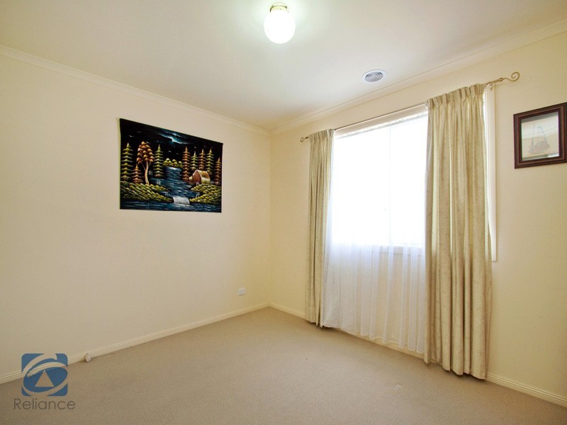 10 Rowcroft Avenue, Lynbrook VIC 3975