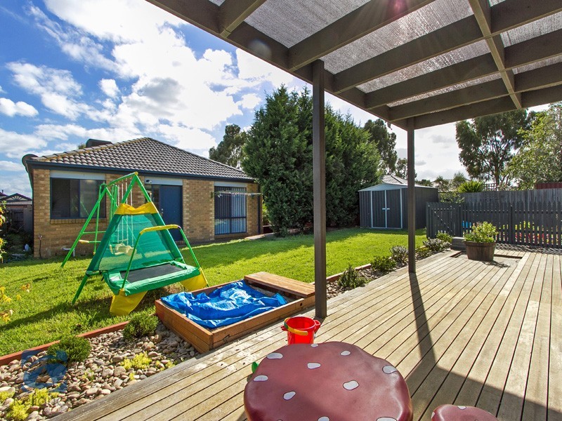 31 Cato Parkway, Lynbrook VIC 3975