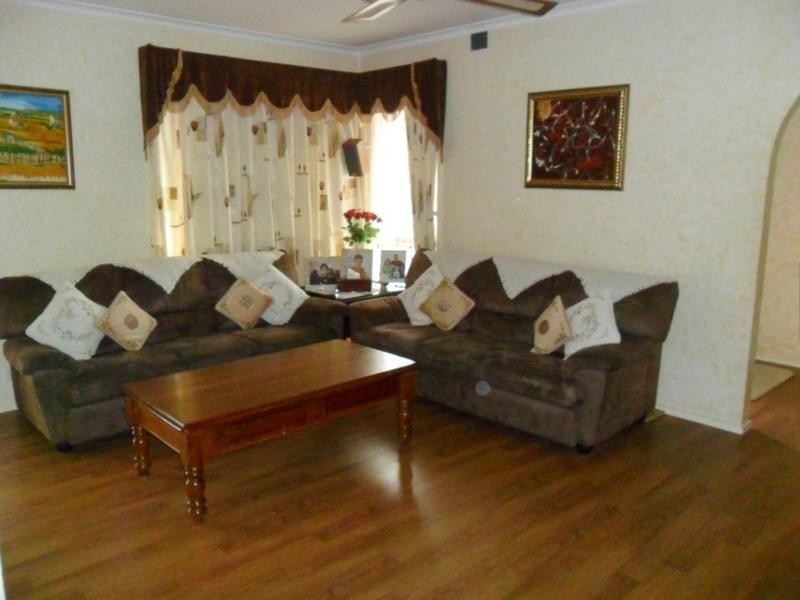 15 Benambra Way, Hampton Park VIC 3976